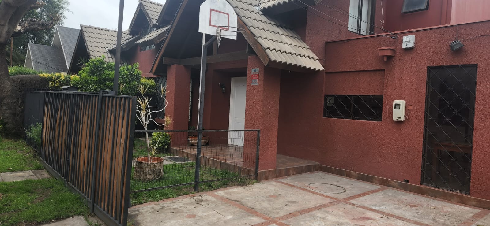 Acogedora Casa en Condominio en Peñalolen